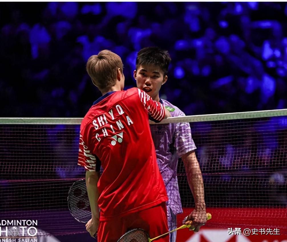 浓眉肩部严 浓眉肩部严