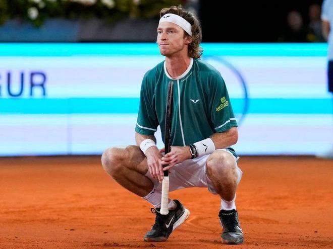 赛中再创佳 赛中再创佳