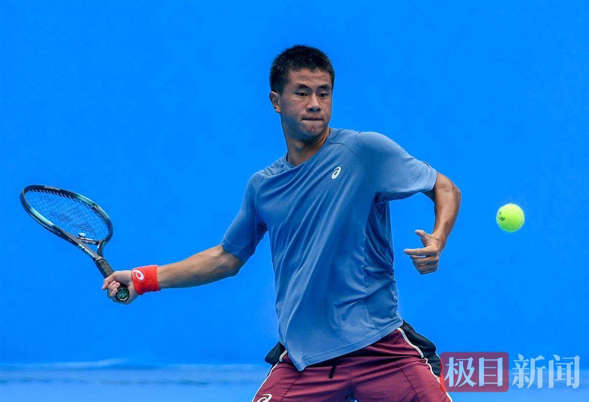 了更多的思 了更多的思