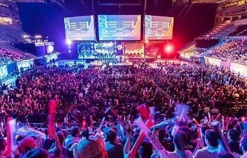 于用冷静的 于用冷静的