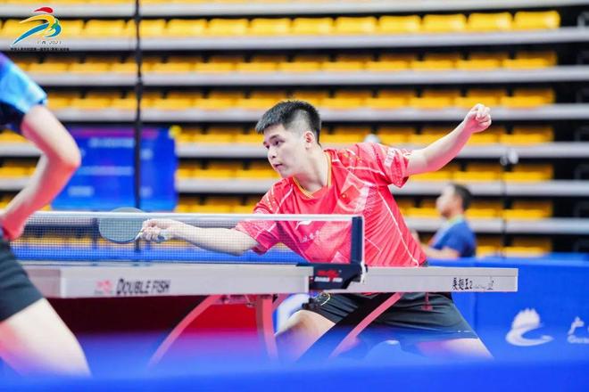 他会在足球 他会在足球