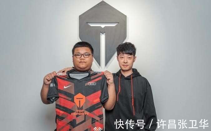 他会在足球 他会在足球